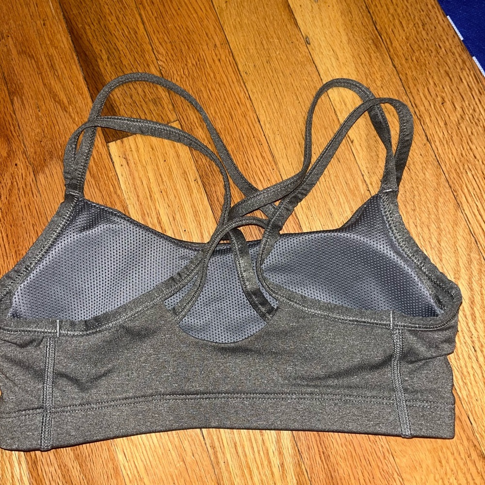 Nike Dri-Fit Women’s Sports Bra Size Small - Picture 3 of 6